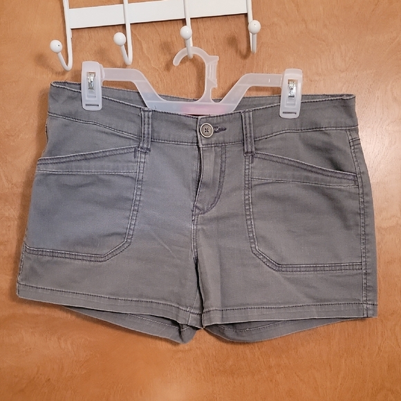 UNIONBAY Women's Gray Jean Shorts - Picture 1 of 4